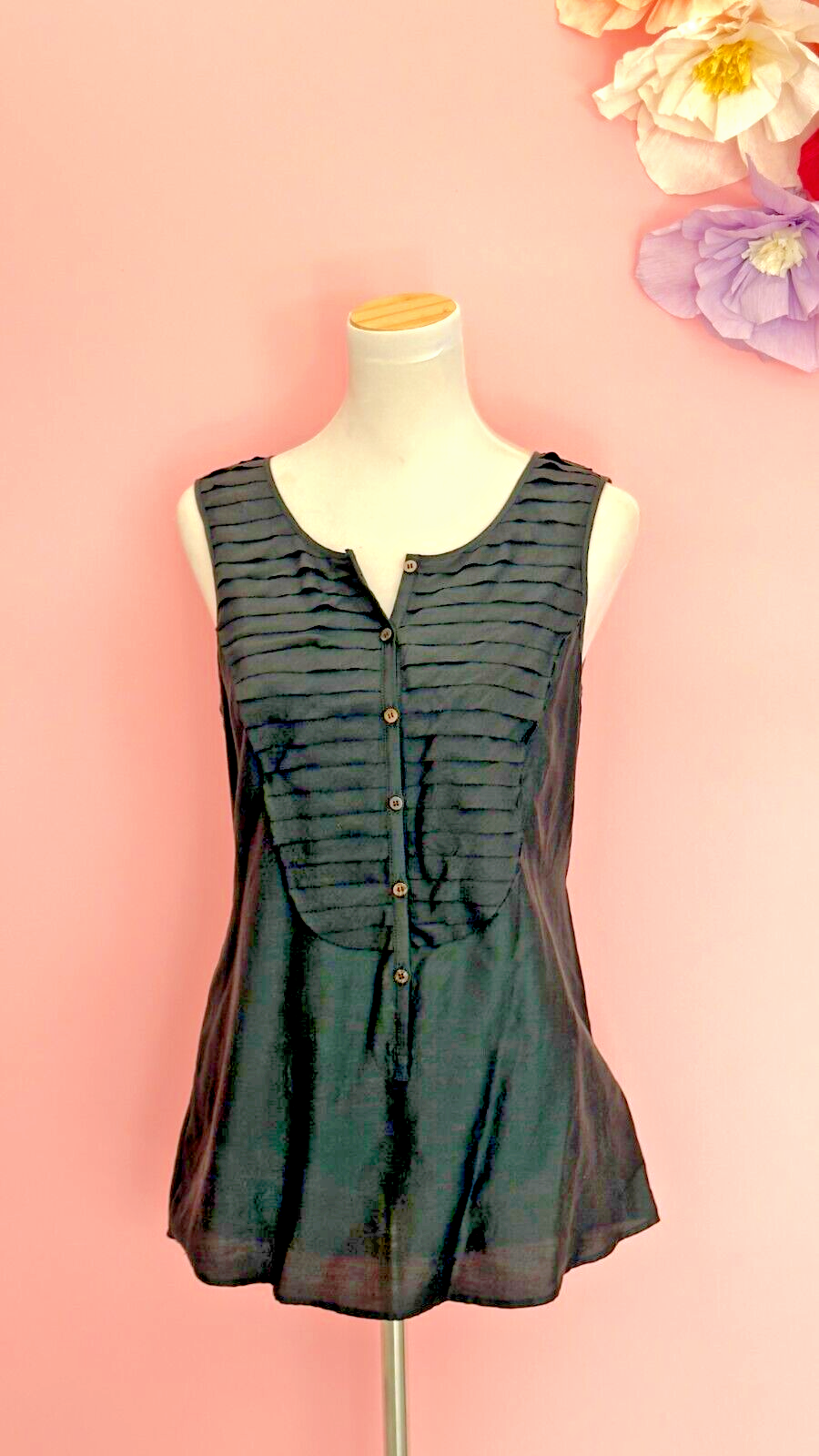 Lisa Ho Designer Black Sleeveless Blouse Size 8 - Button Front Ruffle Detail Top