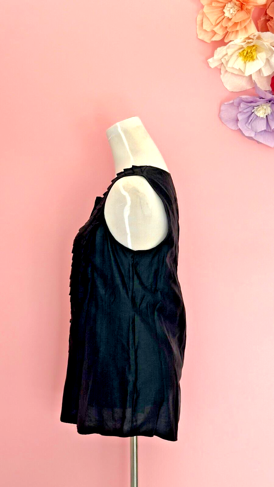 Lisa Ho Designer Black Sleeveless Blouse Size 8 - Button Front Ruffle Detail Top